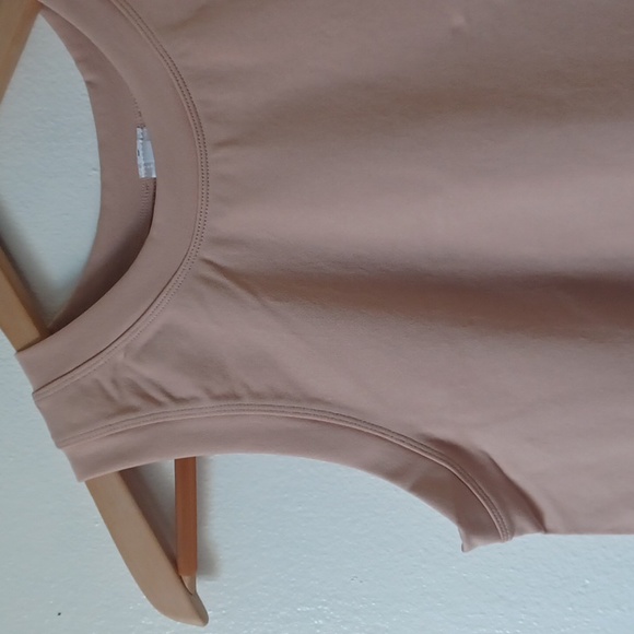 Tan Nude Stretchy Top Seamless - Picture 5 of 6